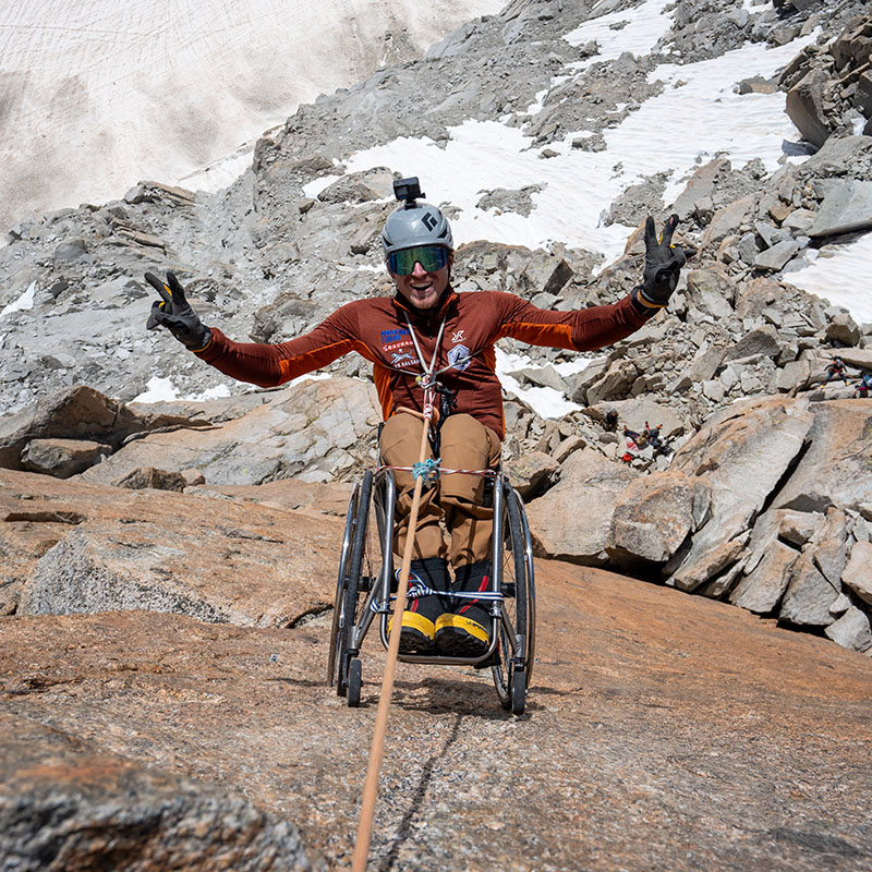 @jakeholland.co.uk-4 aron anderson på trolltunga i norge och sprider motivation