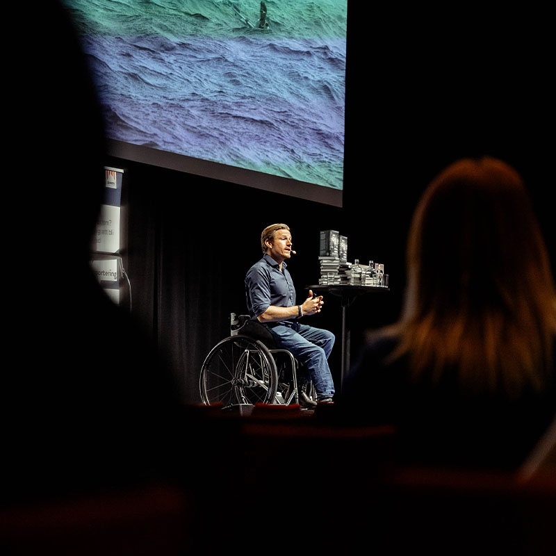 DSC09856 (3) aron anderson på trolltunga i norge och sprider motivation